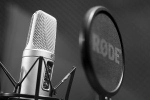 Microphone, symbolizing effective podcast ads